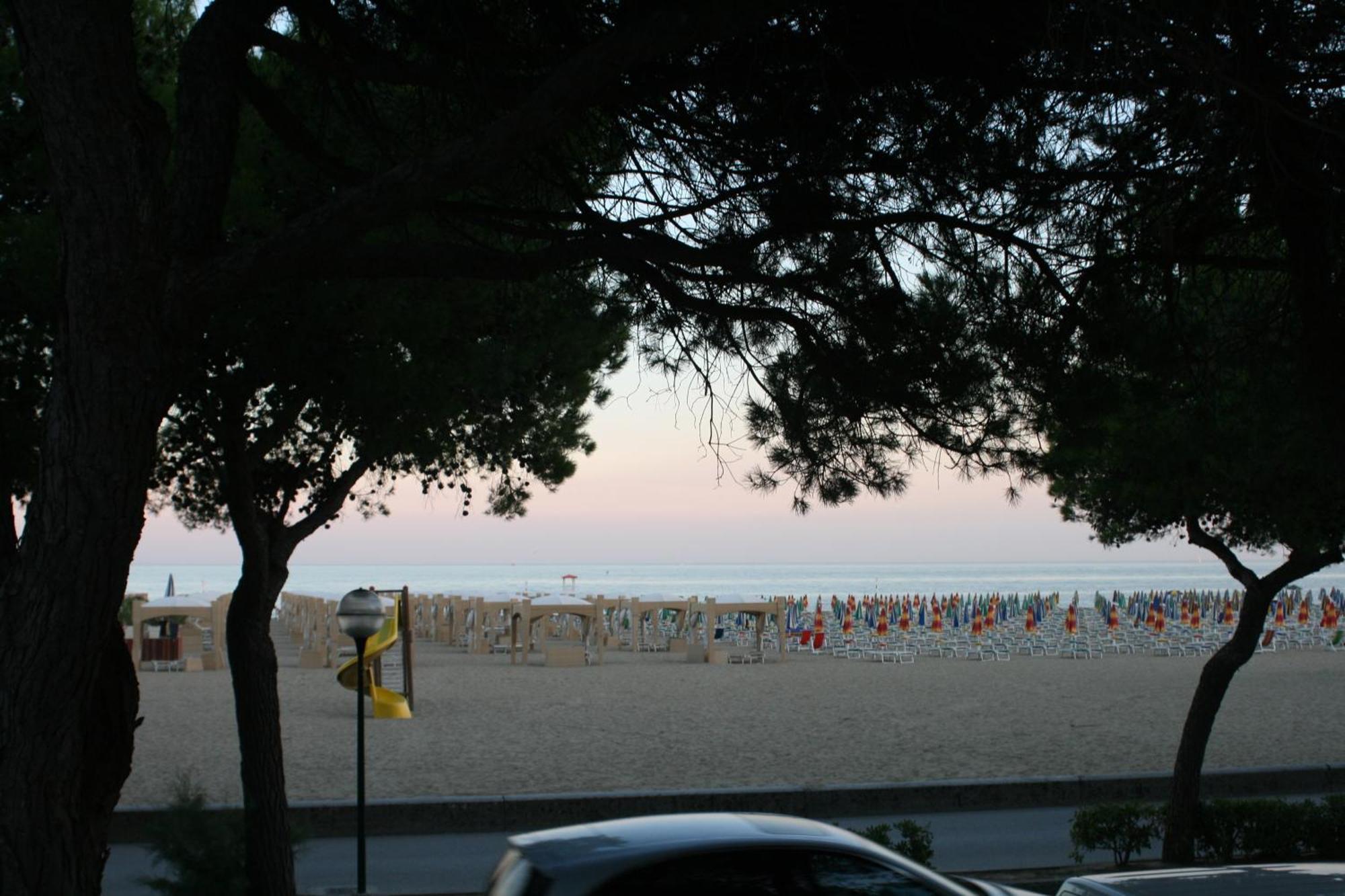 Hotel Ambra Lignano Sabbiadoro Eksteriør bilde
