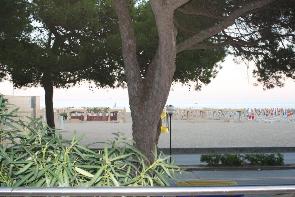 Hotel Ambra Lignano Sabbiadoro Eksteriør bilde